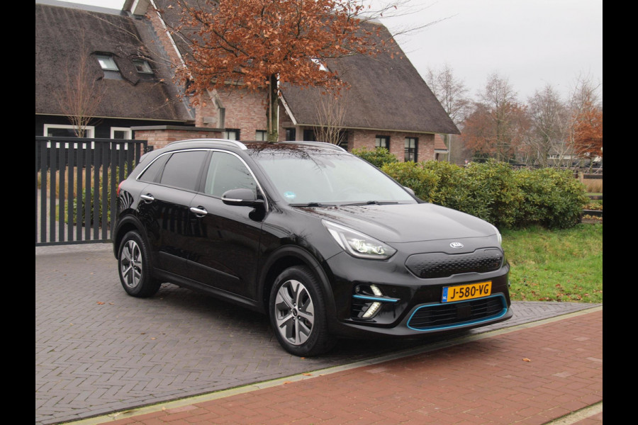 Kia e-Niro ExecutiveLine 64 kWh Facelift | 3 fase lader | Camera | Apple Carplay | JBL |