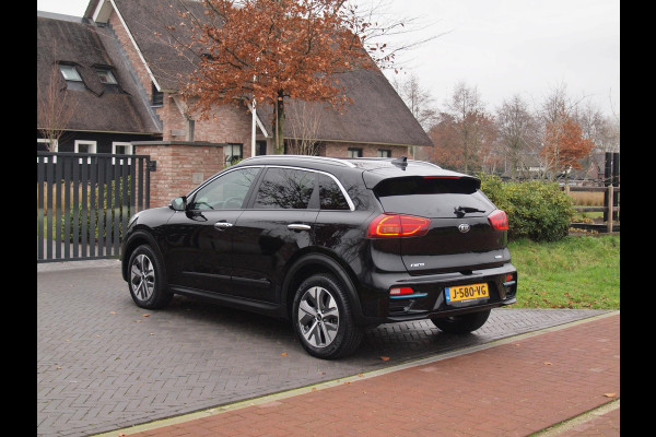 Kia e-Niro ExecutiveLine 64 kWh Facelift | 3 fase lader | Camera | Apple Carplay | JBL |