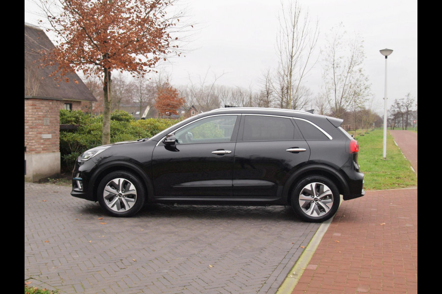 Kia e-Niro ExecutiveLine 64 kWh Facelift | 3 fase lader | Camera | Apple Carplay | JBL |