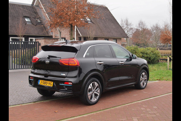 Kia e-Niro ExecutiveLine 64 kWh Facelift | 3 fase lader | Camera | Apple Carplay | JBL |