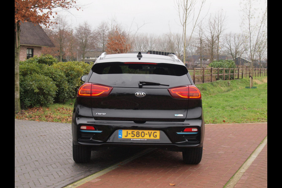 Kia e-Niro ExecutiveLine 64 kWh Facelift | 3 fase lader | Camera | Apple Carplay | JBL |