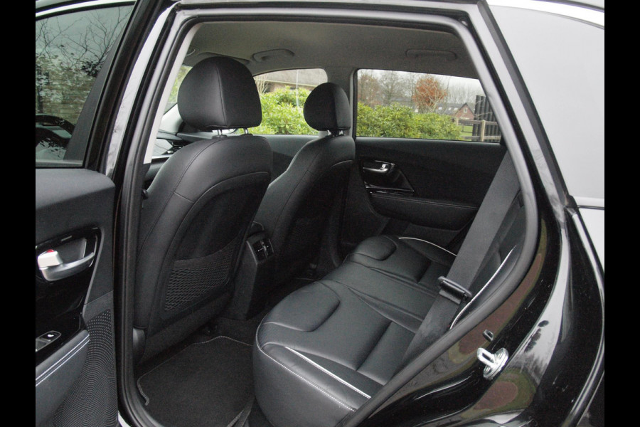 Kia e-Niro ExecutiveLine 64 kWh Facelift | 3 fase lader | Camera | Apple Carplay | JBL |