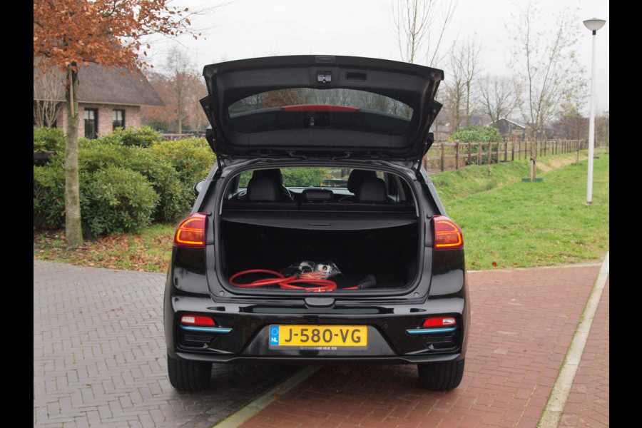 Kia e-Niro ExecutiveLine 64 kWh Facelift | 3 fase lader | Camera | Apple Carplay | JBL |