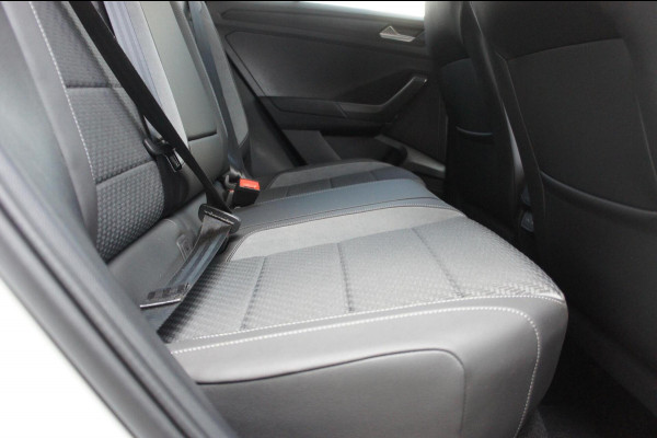 Volkswagen T-Roc 1.5 TSI 2x r-line |BTW|ACC|Navi|IQdrive|Stoelverwarming