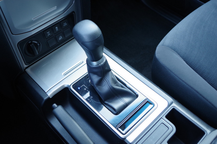 Toyota Land Cruiser 2.8 D-4D-F Automaat Comfort Window Van, Trekhaak, Lier, Snorkel, Cruise Control