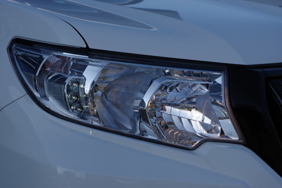 Toyota Land Cruiser 2.8 D-4D-F Automaat Comfort Window Van, Trekhaak, Lier, Snorkel, Cruise Control