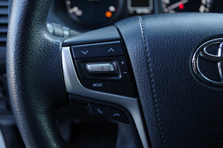 Toyota Land Cruiser 2.8 D-4D-F Automaat Comfort Window Van, Trekhaak, Lier, Snorkel, Cruise Control