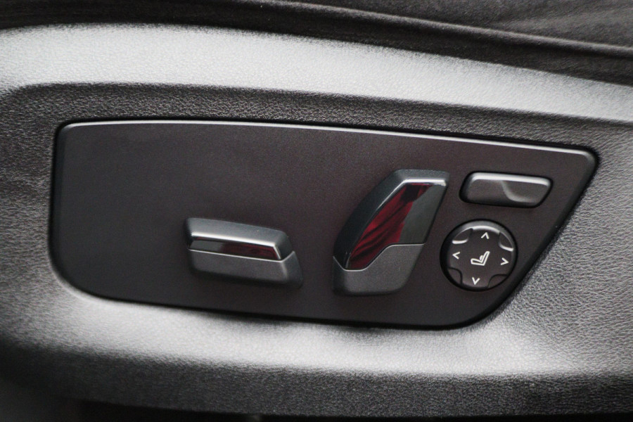 BMW 5 Serie 530e iPerformance High Executive M Sport Softclose, Head-Up, Apple Carplay, Camera, Keyless, Adapt. LED