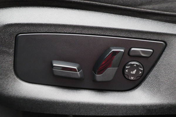 BMW 5 Serie 530e iPerformance High Executive M Sport Softclose, Head-Up, Apple Carplay, Camera, Keyless, Adapt. LED