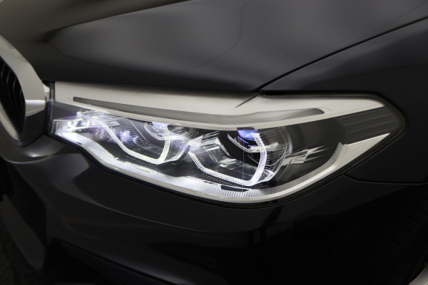 BMW 5 Serie 530e iPerformance High Executive M Sport Softclose, Head-Up, Apple Carplay, Camera, Keyless, Adapt. LED