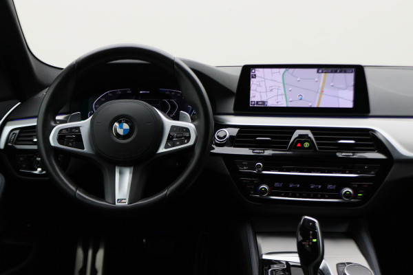 BMW 5 Serie 530e iPerformance High Executive M Sport Softclose, Head-Up, Apple Carplay, Camera, Keyless, Adapt. LED