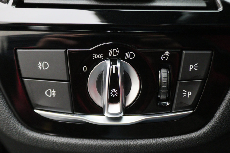 BMW 5 Serie 530e iPerformance High Executive M Sport Softclose, Head-Up, Apple Carplay, Camera, Keyless, Adapt. LED