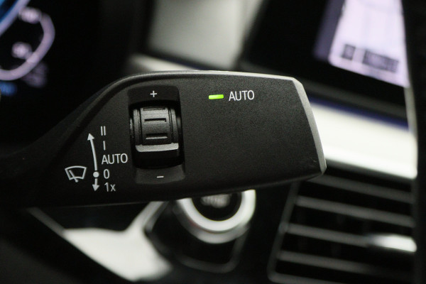 BMW 5 Serie 530e iPerformance High Executive M Sport Softclose, Head-Up, Apple Carplay, Camera, Keyless, Adapt. LED