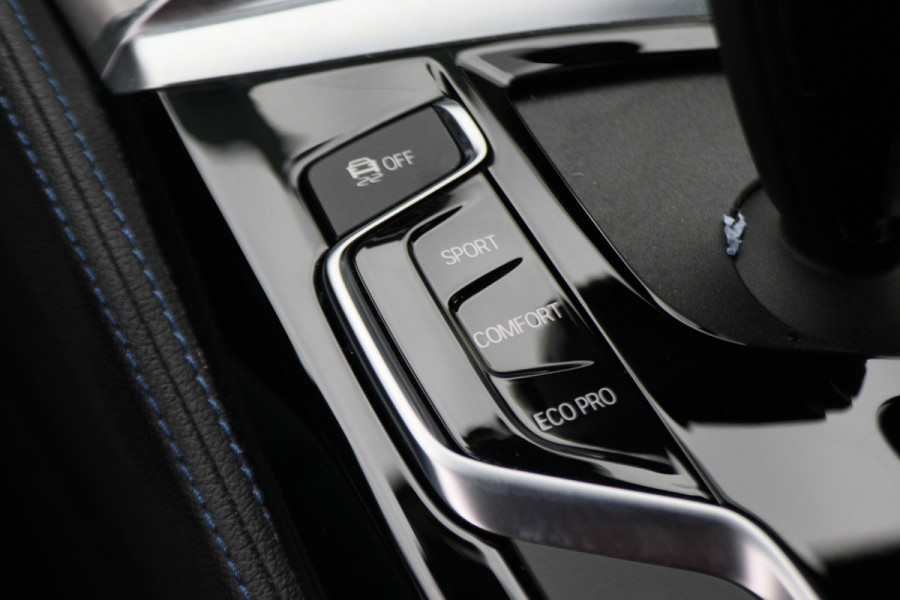 BMW 5 Serie 530e iPerformance High Executive M Sport Softclose, Head-Up, Apple Carplay, Camera, Keyless, Adapt. LED