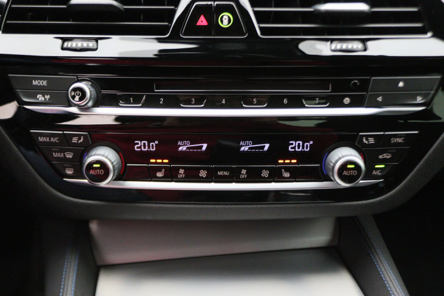 BMW 5 Serie 530e iPerformance High Executive M Sport Softclose, Head-Up, Apple Carplay, Camera, Keyless, Adapt. LED