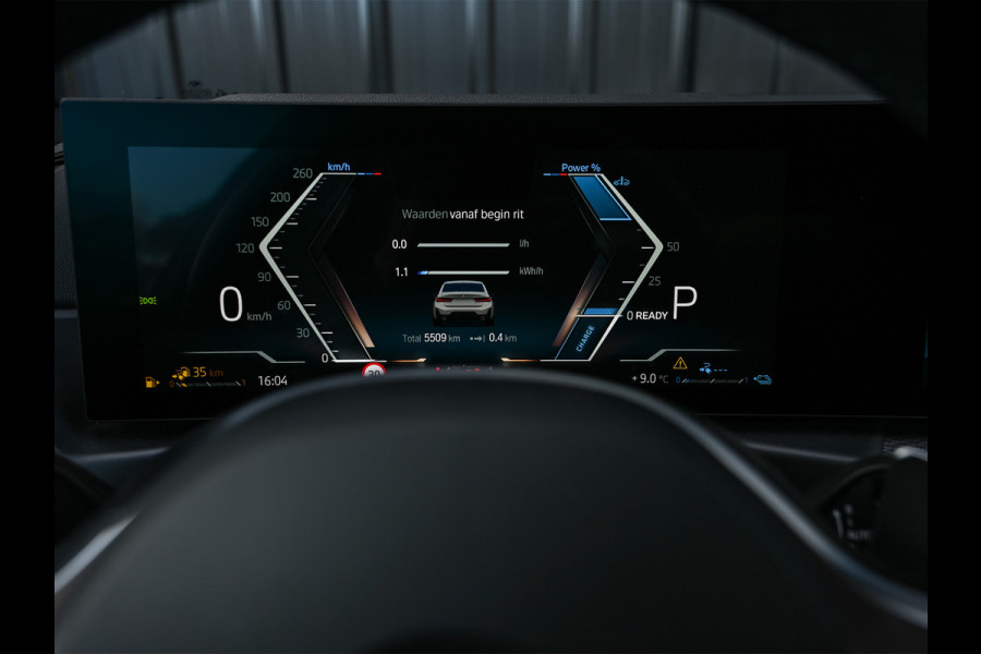 BMW 3-serie 330e | M-SPORT | SPORT SEATS | AMBIANCE INTERIEUR | ACTIVE CRUISE | DAB+ | HIFI SOUND | SHADOW-LINE | TREKHAAK | STUURVERWARMING