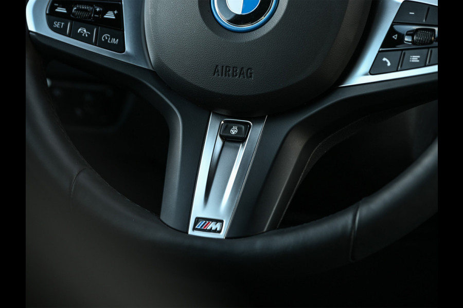 BMW 3-serie 330e | M-SPORT | SPORT SEATS | AMBIANCE INTERIEUR | ACTIVE CRUISE | DAB+ | HIFI SOUND | SHADOW-LINE | TREKHAAK | STUURVERWARMING