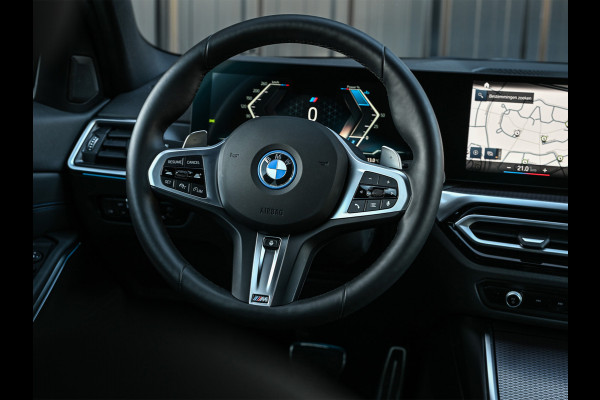 BMW 3-serie 330e | M-SPORT | SPORT SEATS | AMBIANCE INTERIEUR | ACTIVE CRUISE | DAB+ | HIFI SOUND | SHADOW-LINE | TREKHAAK | STUURVERWARMING