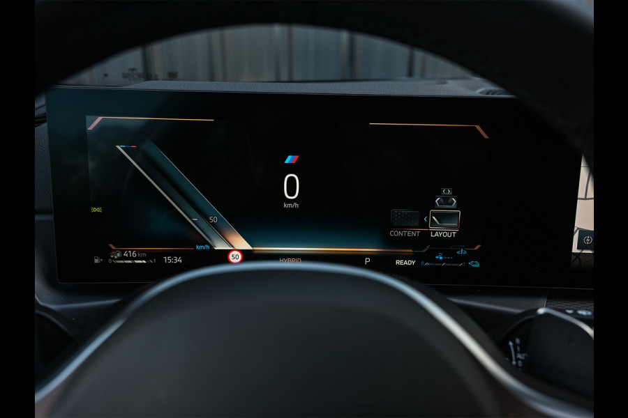 BMW 3-serie 330e | M-SPORT | SPORT SEATS | AMBIANCE INTERIEUR | ACTIVE CRUISE | DAB+ | HIFI SOUND | SHADOW-LINE | TREKHAAK | STUURVERWARMING