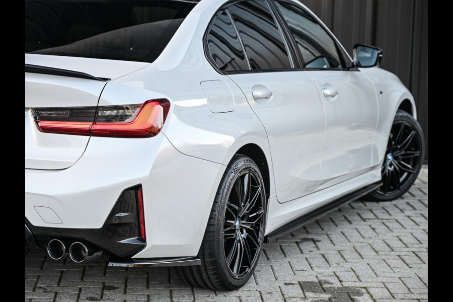 BMW 3-serie 330e | M-SPORT | SPORT SEATS | AMBIANCE INTERIEUR | ACTIVE CRUISE | DAB+ | HIFI SOUND | SHADOW-LINE | TREKHAAK | STUURVERWARMING