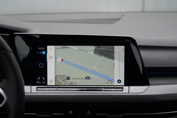 Volkswagen Golf 1.4 eHybrid GTE / Navigatie / Stoelverw. / Trekhaak / Pano / Stuurverw. / Camera / Side-Assist