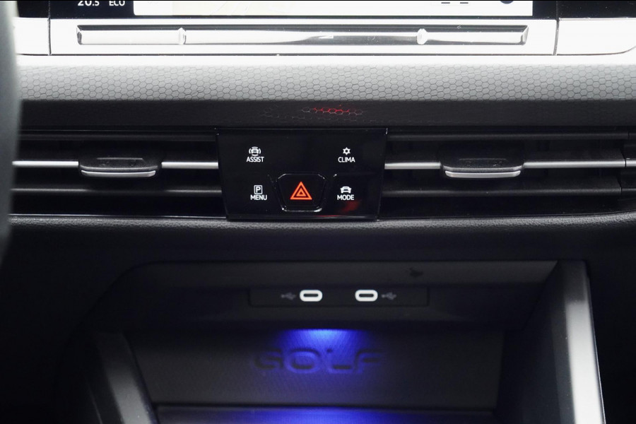 Volkswagen Golf 1.4 eHybrid GTE / Navigatie / Stoelverw. / Trekhaak / Pano / Stuurverw. / Camera / Side-Assist