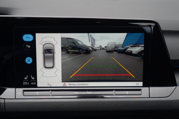 Volkswagen Golf 1.4 eHybrid GTE / Navigatie / Stoelverw. / Trekhaak / Pano / Stuurverw. / Camera / Side-Assist