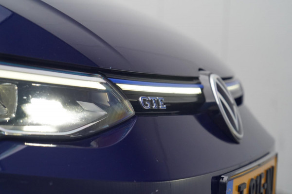 Volkswagen Golf 1.4 eHybrid GTE / Navigatie / Stoelverw. / Trekhaak / Pano / Stuurverw. / Camera / Side-Assist