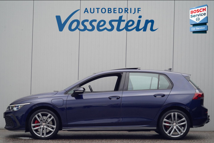 Volkswagen Golf 1.4 eHybrid GTE / Navigatie / Stoelverw. / Trekhaak / Pano / Stuurverw. / Camera / Side-Assist
