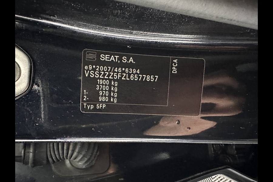 Seat Ateca 1.5 TSI FR Business Intense (INCL-BTW) *FULL-LED | SPORTSEATS | NAVI-FULLMAP | LEATHER-MICROFIBRE | CAMERA | KEYLESS | DAB+ | CARPLAY | ECC | PDC | CRUISE | TOWBAR | 18''ALU*