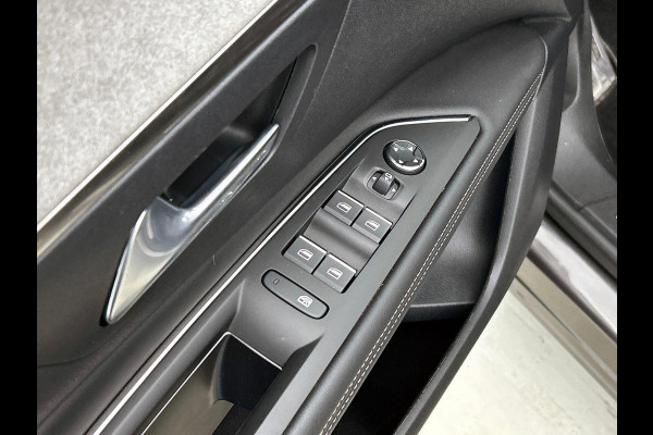 Peugeot 3008 1.6 HYbrid 225 GT PANORAMADAK | 1/2 LEER | STANDKACHEL