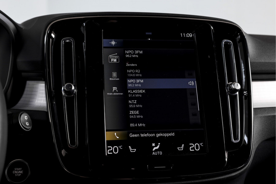 Volvo XC40 1.5 T4 Plug-in hybrid Plus Dark | Dig. Cockpit | Adapt. Cruise | Harman/Kardon | Elek. Stoelen | Stoel-+Stuurverw. | PDC | Camera | NAV+App. Connect | ECC | LM 19" | 2151
