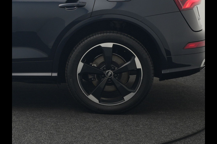 Audi Q5 50 TFSI e quattro S Line Plug In Hybrid 299pk Dealer O.H. PHEV | Panodak | 20"L.M Rotor | Apple Carplay | Lederen Sportstoelen Verwarmd | Keyless | Navigatie | Virtual |