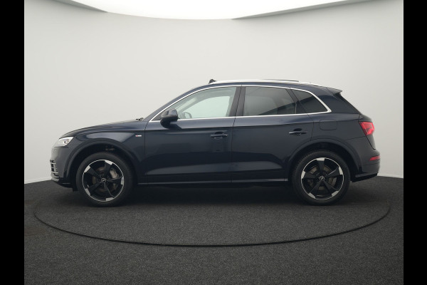 Audi Q5 50 TFSI e quattro S Line Plug In Hybrid 299pk Dealer O.H. PHEV | Panodak | 20"L.M Rotor | Apple Carplay | Lederen Sportstoelen Verwarmd | Keyless | Navigatie | Virtual |