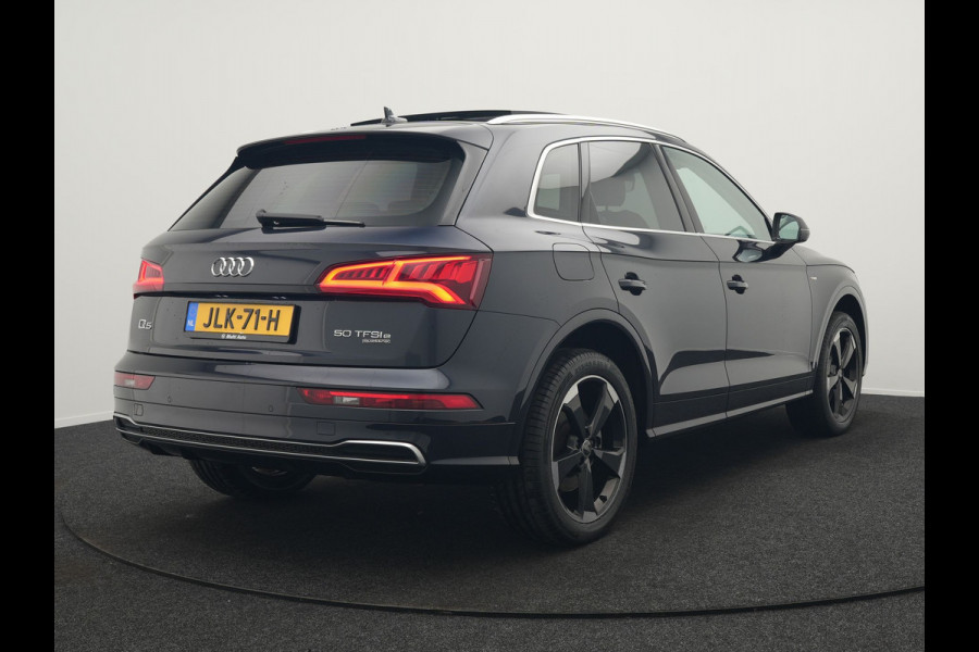 Audi Q5 50 TFSI e quattro S Line Plug In Hybrid 299pk Dealer O.H. PHEV | Panodak | 20"L.M Rotor | Apple Carplay | Lederen Sportstoelen Verwarmd | Keyless | Navigatie | Virtual |