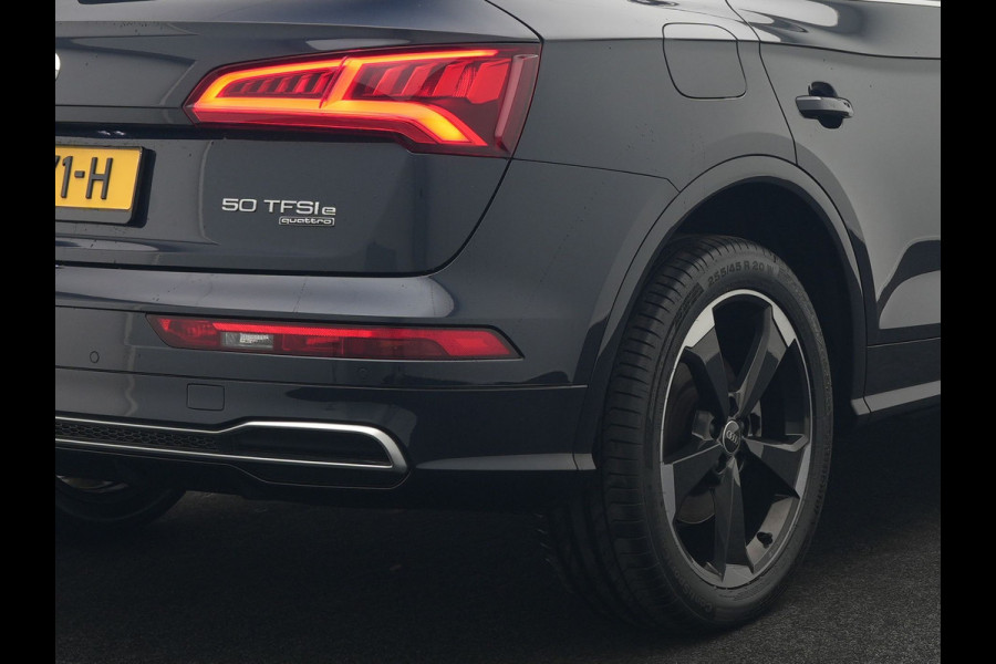 Audi Q5 50 TFSI e quattro S Line Plug In Hybrid 299pk Dealer O.H. PHEV | Panodak | 20"L.M Rotor | Apple Carplay | Lederen Sportstoelen Verwarmd | Keyless | Navigatie | Virtual |