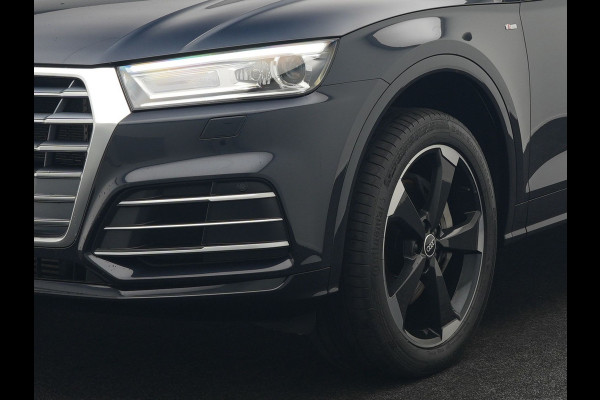 Audi Q5 50 TFSI e quattro S Line Plug In Hybrid 299pk Dealer O.H. PHEV | Panodak | 20"L.M Rotor | Apple Carplay | Lederen Sportstoelen Verwarmd | Keyless | Navigatie | Virtual |