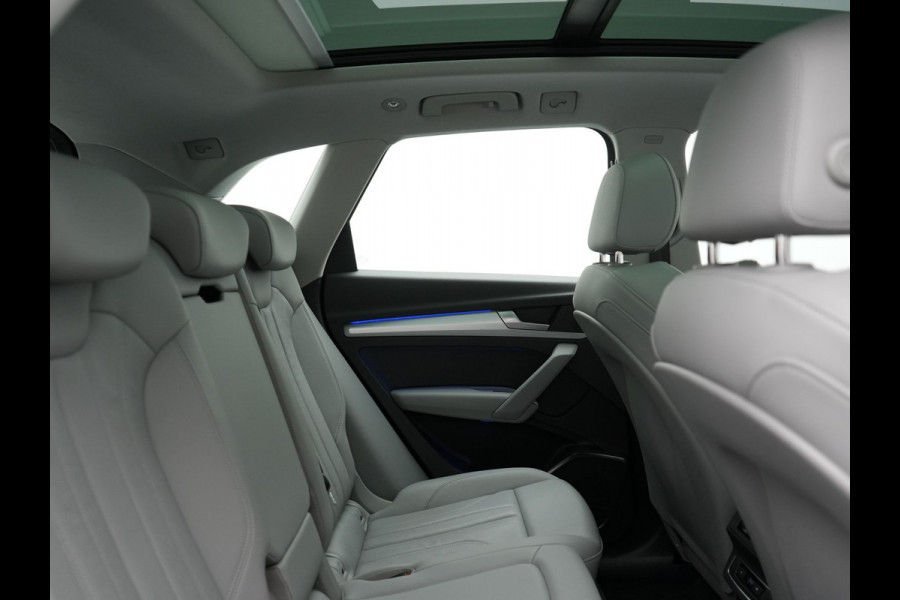 Audi Q5 50 TFSI e quattro S Line Plug In Hybrid 299pk Dealer O.H. PHEV | Panodak | 20"L.M Rotor | Apple Carplay | Lederen Sportstoelen Verwarmd | Keyless | Navigatie | Virtual |