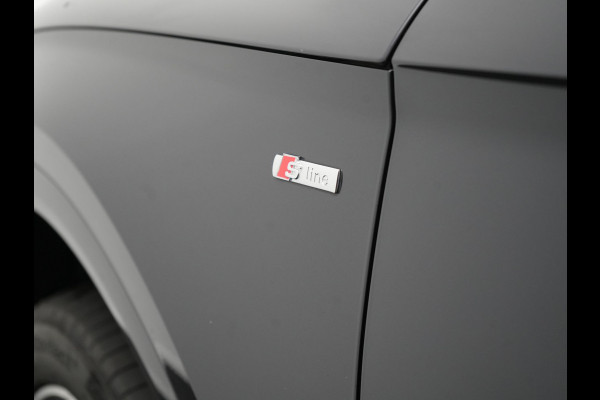 Audi Q5 50 TFSI e quattro S Line Plug In Hybrid 299pk Dealer O.H. PHEV | Panodak | 20"L.M Rotor | Apple Carplay | Lederen Sportstoelen Verwarmd | Keyless | Navigatie | Virtual |