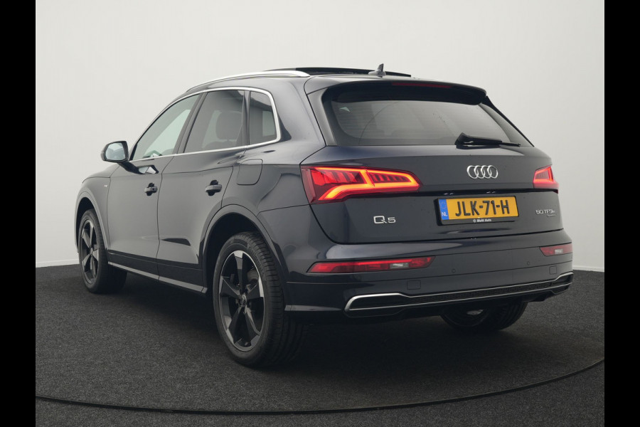 Audi Q5 50 TFSI e quattro S Line Plug In Hybrid 299pk Dealer O.H. PHEV | Panodak | 20"L.M Rotor | Apple Carplay | Lederen Sportstoelen Verwarmd | Keyless | Navigatie | Virtual |
