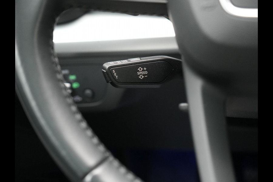 Audi Q5 50 TFSI e quattro S Line Plug In Hybrid 299pk Dealer O.H. PHEV | Panodak | 20"L.M Rotor | Apple Carplay | Lederen Sportstoelen Verwarmd | Keyless | Navigatie | Virtual |