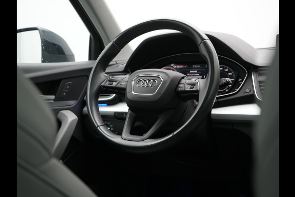 Audi Q5 50 TFSI e quattro S Line Plug In Hybrid 299pk Dealer O.H. PHEV | Panodak | 20"L.M Rotor | Apple Carplay | Lederen Sportstoelen Verwarmd | Keyless | Navigatie | Virtual |