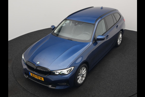 BMW 3 Serie Touring 330e Sportline Plug In Hybrid 293pk Dealer O.H PHEV | Adaptive Cruise | Apple Carplay | Lederen Sportstoelen Verwarmd | Blis | Lane Assist | Front Assist | Navigatie | Virtual | DAB |