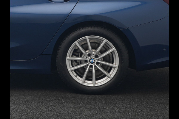 BMW 3 Serie Touring 330e Sportline Plug In Hybrid 293pk Dealer O.H PHEV | Adaptive Cruise | Apple Carplay | Lederen Sportstoelen Verwarmd | Blis | Lane Assist | Front Assist | Navigatie | Virtual | DAB |