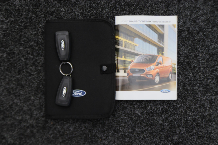 Ford Transit Custom 300 2.0 TDCI L2H1 DC 2x Schuifdeur, Leer, Camera, Cruise, Apple Carplay, PDC, Trekhaak, 16''