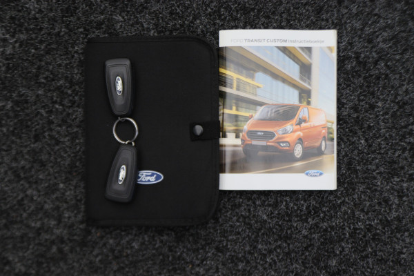 Ford Transit Custom 300 2.0 TDCI L2H1 DC 2x Schuifdeur, Leer, Camera, Cruise, Apple Carplay, PDC, Trekhaak, 16''