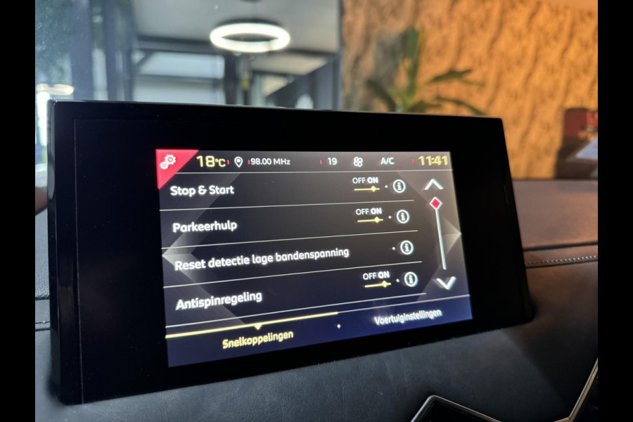 DS DS 3 Crossback 1.2 PureTech So Chic Garantie Afn. Trekhaak Head-up Navi Cruise LED DAB Carplay Rijklaar