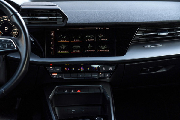 Audi A3 Limousine 30 TFSI Business Edition 110 PK Aut. Adaptive Virtual Keyless Stoelverwarming 17''