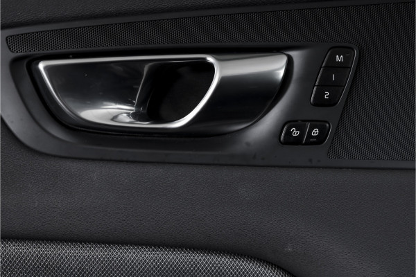 Volvo XC60 2.0 T6 Plug-in hybrid AWD Plus Black Edition | S/K-Panodak | Dig. Cockpit | Adapt. Cruise | Memory Stoelen | Elek. Klep | Stoel-+stuurverw. | 360 Camera | NAV+App. Connect | ECC | LM 21" | 2762