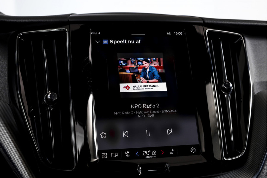 Volvo XC60 2.0 T6 Plug-in hybrid AWD Plus Black Edition | S/K-Panodak | Dig. Cockpit | Adapt. Cruise | Memory Stoelen | Elek. Klep | Stoel-+stuurverw. | 360 Camera | NAV+App. Connect | ECC | LM 21" | 2762